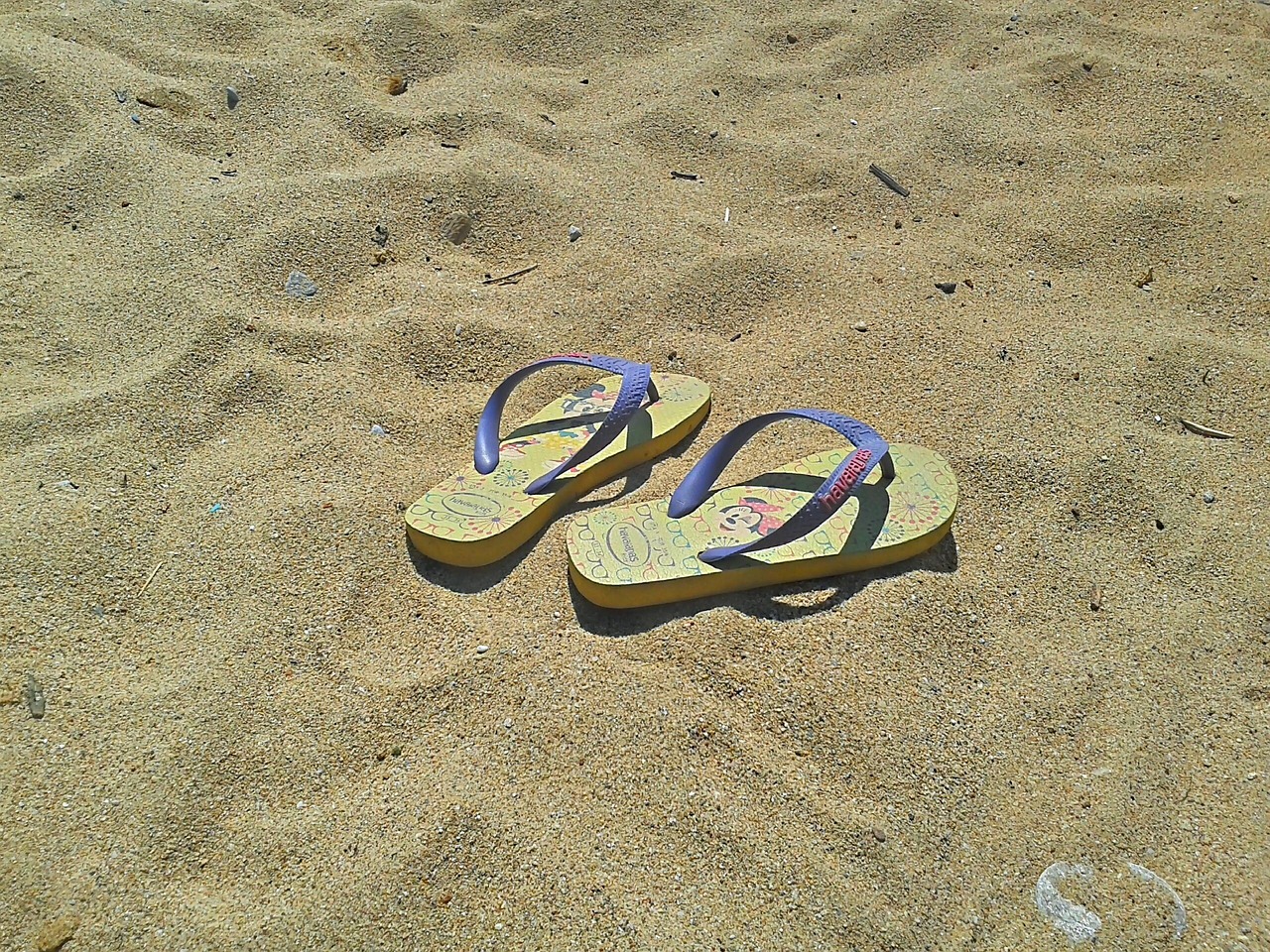 Como se escreve chinelo? Tire essa dúvida de uma vez por todas