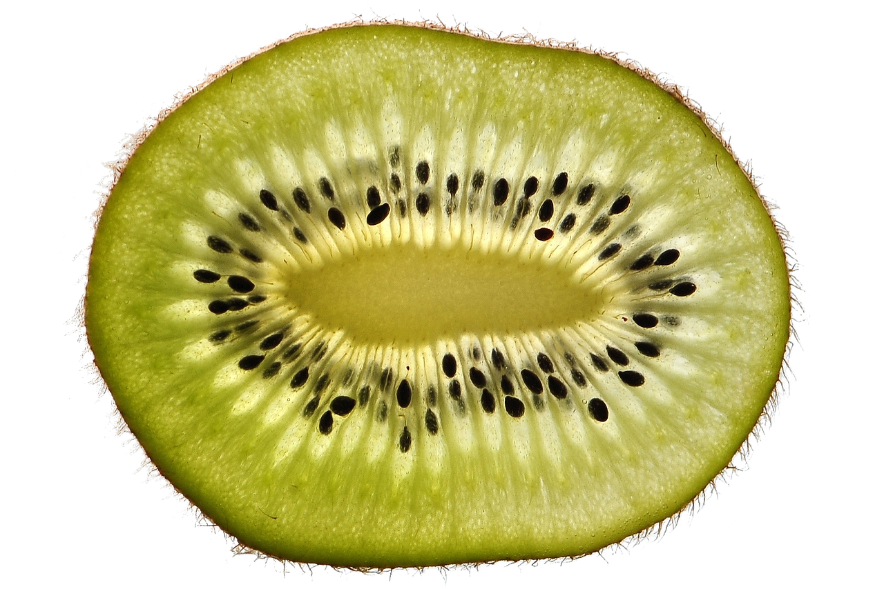 Quiuí: O que é, como se escreve e curiosidades sobre a fruta